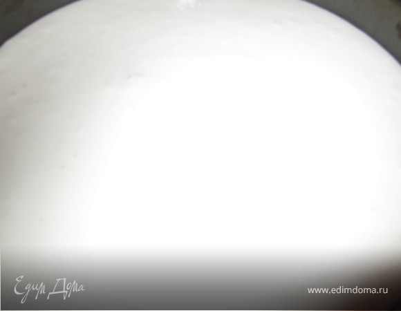 Залить в форму.
Поставить в холодильник на 3-4 часа.