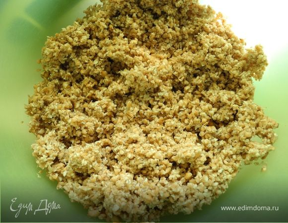 Смолоть ее в блендере как можно мельче. Я смолола крупновато, чувствовались твердые крупинки, но мне это даже нравится.