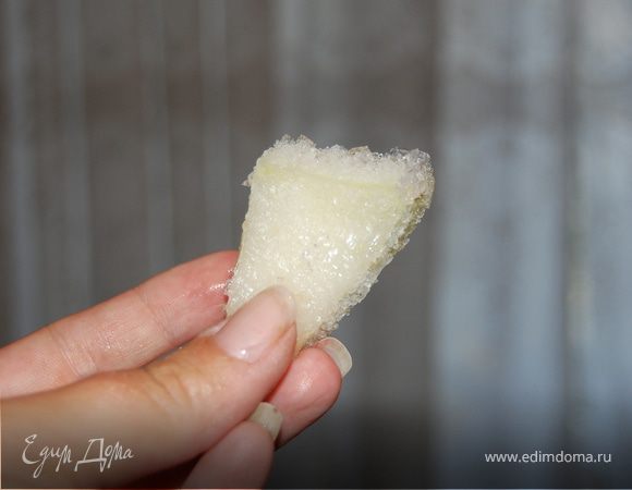 Сначала размораживаю дыню. Тем временем варю кисель.Из свежей дыни конечно получилось бы наверное в 100 раз вкуснее, но пока потренируемся)))