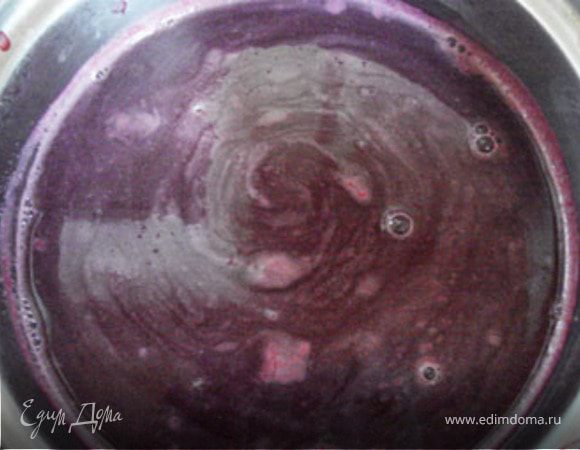 При помешивании добавить манку. Проварить минут 10. Остудить.