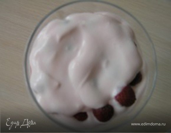 Затем: крем, земляника, крем