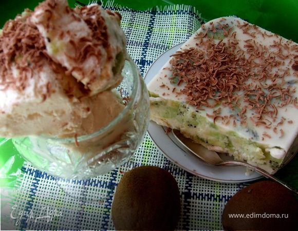 А после подавать посыпав тертым шоколадом! Ванильное Парфе ... Голубое небо и белые облака... Оказывается, для счастья нужно совсем чуть-чуть ...)))