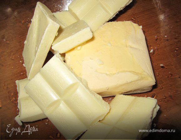 Масло и шоколад растопить.
Добавить сахар, яйца. Хорошо размешать.
