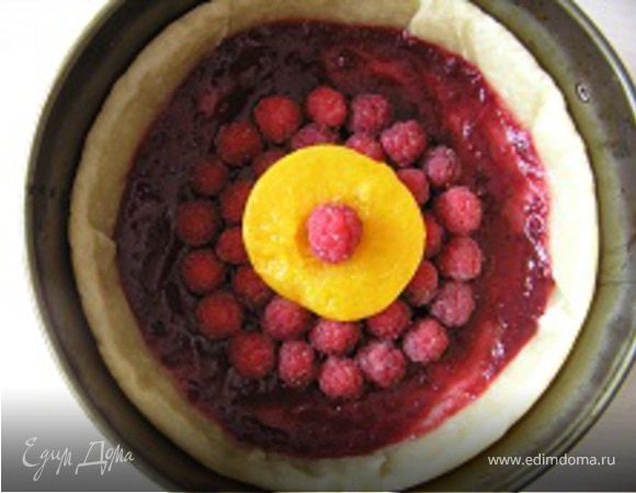 Вокруг персика выложить 2 ряда малины,