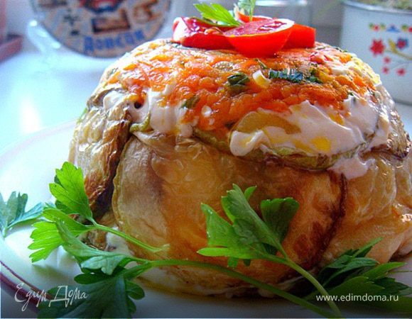 Подавать порционно- перевернув на тарелку,сняв пленку. украсить зеленью и помидорами-черри.
Приятного аппетита!