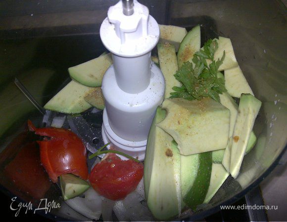 Измельчаем в блендере все ингредиенты