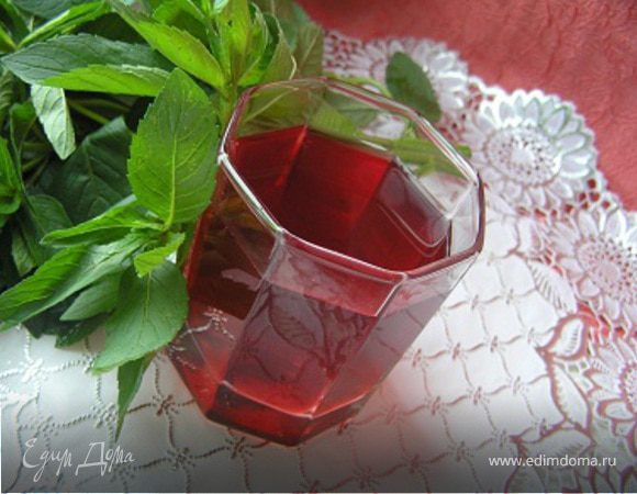 Подавать с "Праздничным компотом" :) http://www.edimdoma.ru/recipes/25607