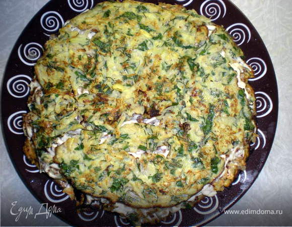 В третью кабачковую часть рубим зелень и таким образом жарим зелёные блинчики.