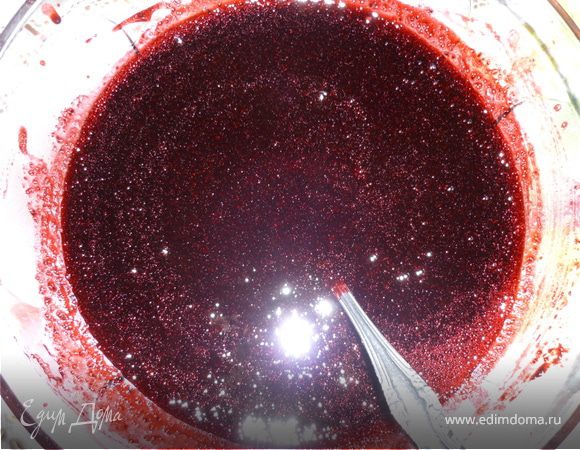 Чем больше вы добавите сахара, тем гуще будет джем.