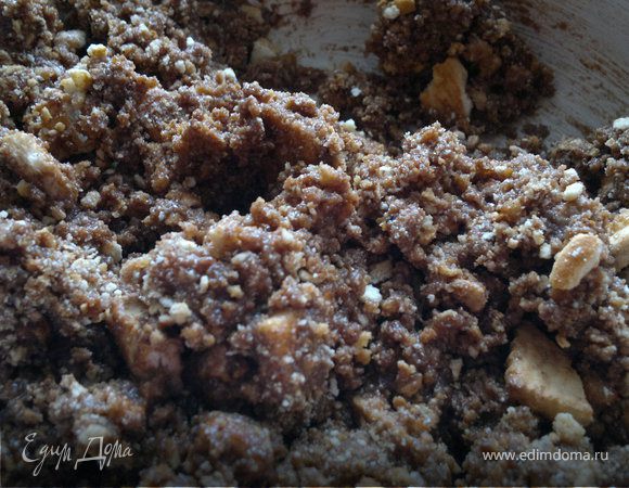 теперь добавляем нашу массу к размолотому и разломанному печенью-перемешиваем