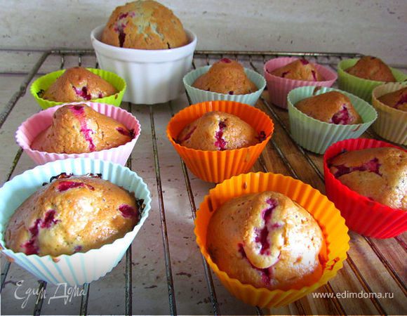 Выпекайте в заранее разогретой до 180С духовке 30 минут. Готовность проверьте палочкой.