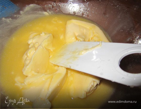 Растопить масло.
