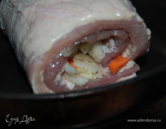 Сначала обжарила на разогретой сковороде, со всех сторон. Буквально пару минут.