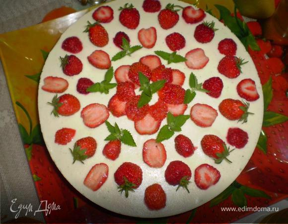 Украшаем клубникой и мятой