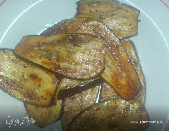 кабачки и баклажаны обжарить на оливковом масле