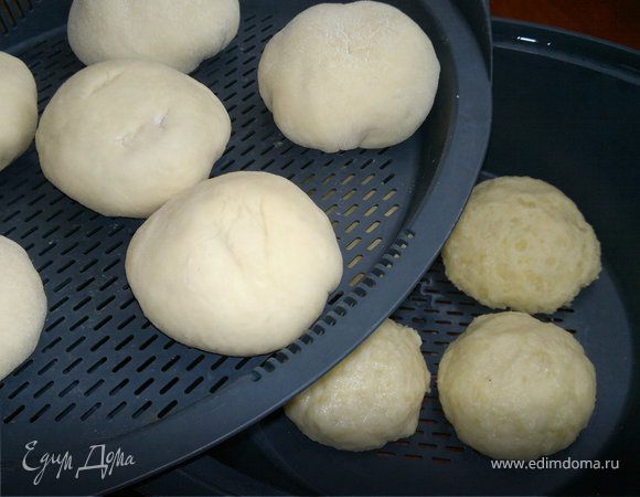 Сформировать кнедлики. И ставим в пароварку на 20 минут.