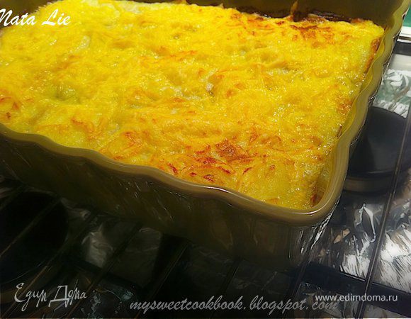 Духовку разогреть до 200С. Выпекать 15-20 минут до золотистой корочки.