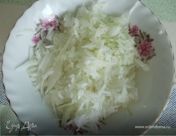 для начинки мелко нарезать лук 