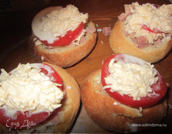 Выложить оставшийся сыр.