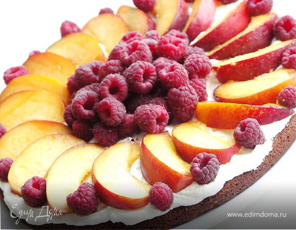 Убираем торт на пол часа в холод.Ну а после с удовольствием кушаем:)Приятного аппетита!:)