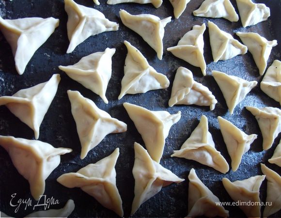 и защипнуть края треугольником