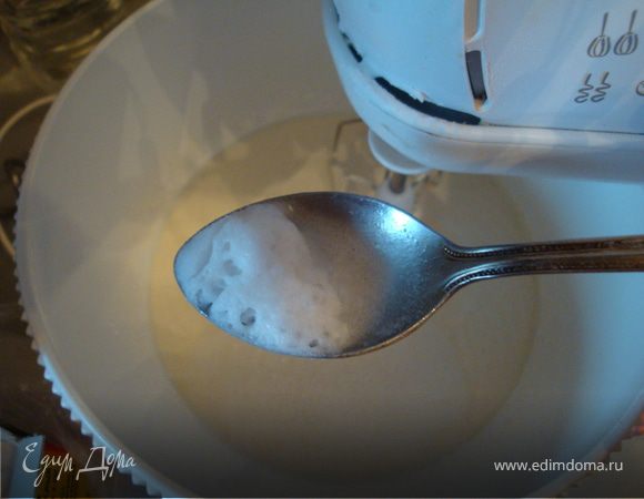 Погасить соду, добавить