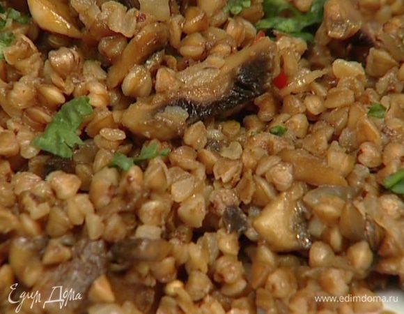 Присыпать мятой и подавать.