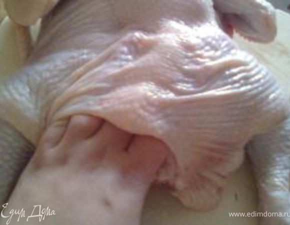 потом можно руками дальше к куриным ножкам и к крыльям. 