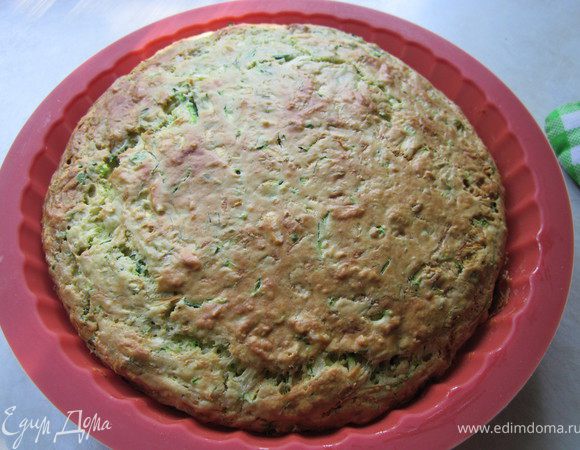 Нам понравился пирог больше, когда он остыл т.к. из за начинки он в горячем виде довольно влажный. Было вкусно с молоком! Мне показалось хороший вариант для завтрака.
Приятного аппетита!