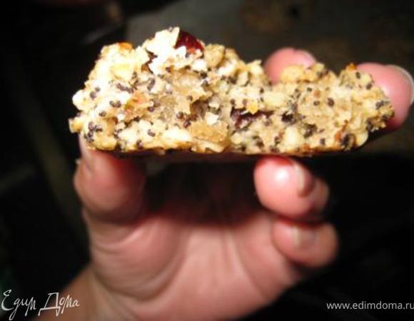 Печенье снимаем, когда чуть остынет, кексы - остужаем в формочках. Иначе кекс достанете, а абрикос останется в формочке. Проверено. Очень мне пришлись по вкусу. Печеньки рассыпчатые, а кексы, чуть влажные, но пропеченные. Аромаааааатные! Приятного аппетита! P.S. В зависимости от хлопьев тесту может понадобиться время, чтобы вобрать влагу. 