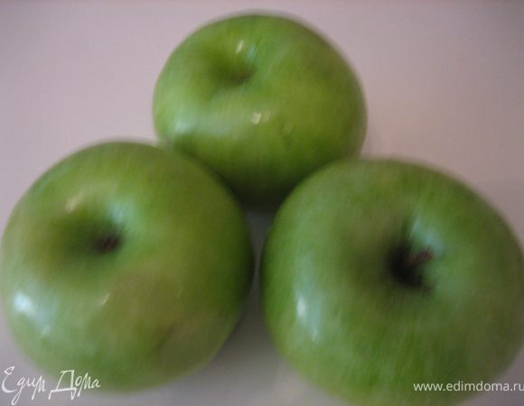 Вымыть яблоки.