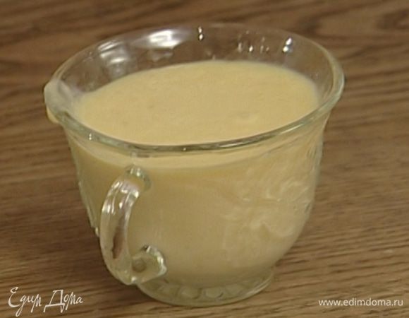 Перелить в бокалы, украсить кусочками манго и подавать.

