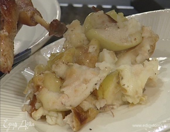 Вынуть из утки яблоки — они несъедобные.