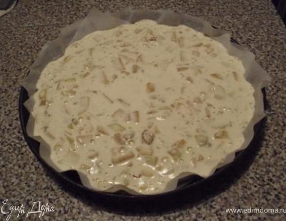 Тесто вылить в форму d30 см (я не смазываю, пользуюсь пекарской бумагой) и присыпать сверху корицей. Я не добавляла - в доме, кроме меня, корицу никто, к сожалению, не любит. Выпекать 30-40 мин при t200*С.