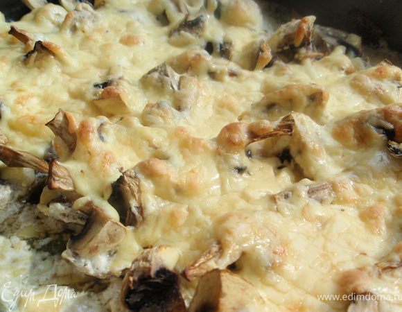 Достаем из духовки. На гарнир я подала тушеный кабачок с горчицей. Кто не пробовал, рекомендую! Вкусно! 