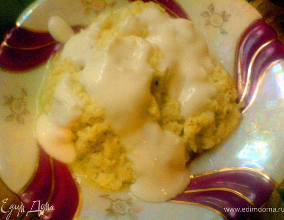 выложить массу на тарелку,полить сметаной.можно украсить зеленью.