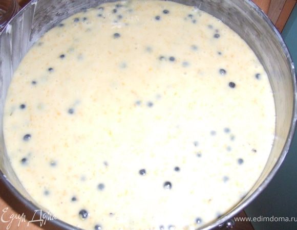 Все ещё раз хорошо перемешать и дать постоять 10 минут.
В конце добавить около 150 г черники.