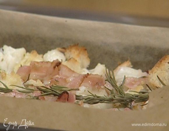 Запекать в разогретой духовке 10–15 минут.