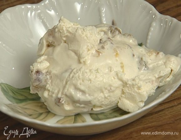 Все тщательно перемешать и поставить на 1 час в морозильник. 