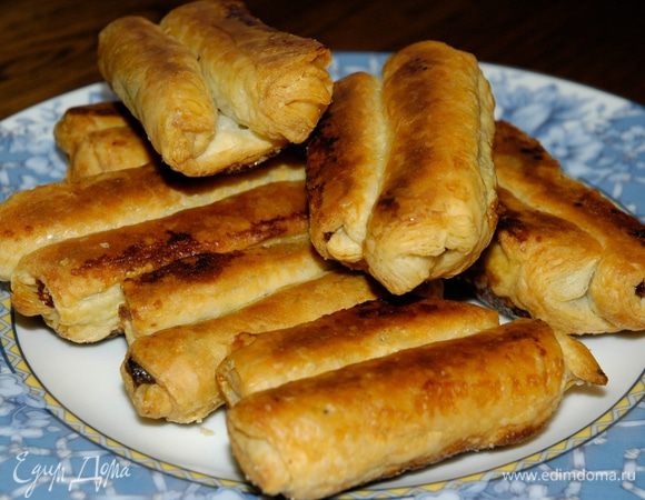 Готовые булочки присыпать сахарной пудрой.