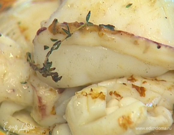 Сбрызнуть лимонным соком и подавать.