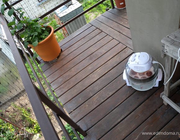 Отправить выпекаться  на 160 С около 10-15 минут. Тут главное, чтобы желток "пропекся" и орехи не пережарились!!!!