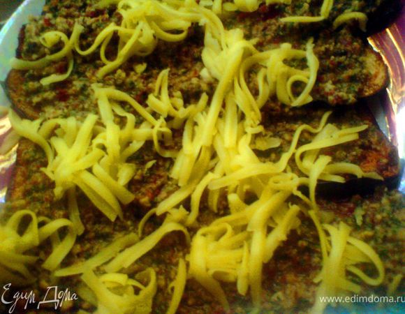 сверху присыпать сыром и далее чередовать по порядку