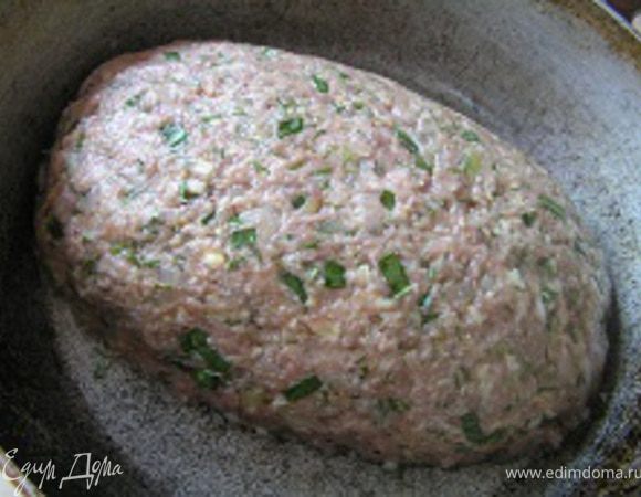 Выложить фарш в форме булки. Выпекать при 200*С около часа.