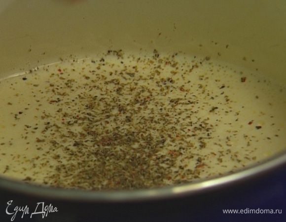 Всыпать перец, перемешать, остудить и отправить на несколько часов в морозилку.