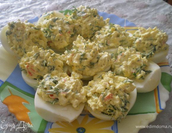 Полученной смесью нафаршировать яйца.