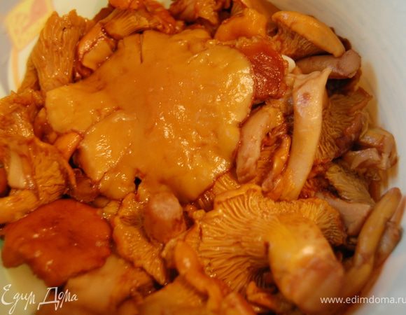 Грибы будут готовы уже через 25–30 дней. Хранить их следует в холодильнике. Всем приятного аппетита!