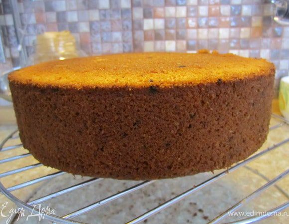 Выпекать 25-30 минут, готовность проверить деревянной шпажкой( она должна быть сухой).
Бисквит может готовится дольше, это зависит от вашей духовки.