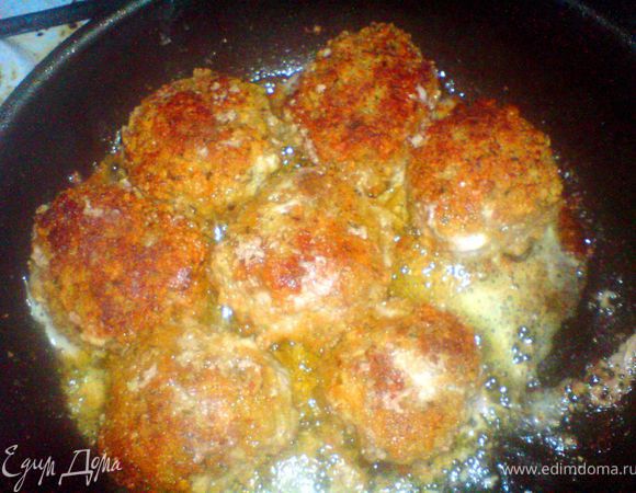 жарить на топлёном масле, на медленном огне до румяной корочки 