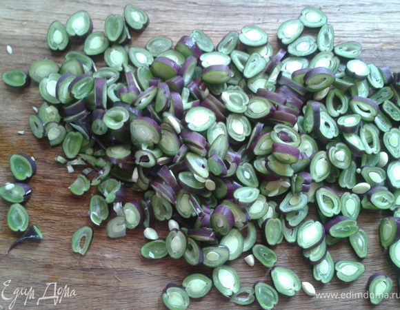 Порезать очень мелко фасоль (собственная)